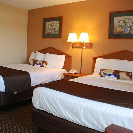 Apple Tree Inn Lindale Bagian luar foto