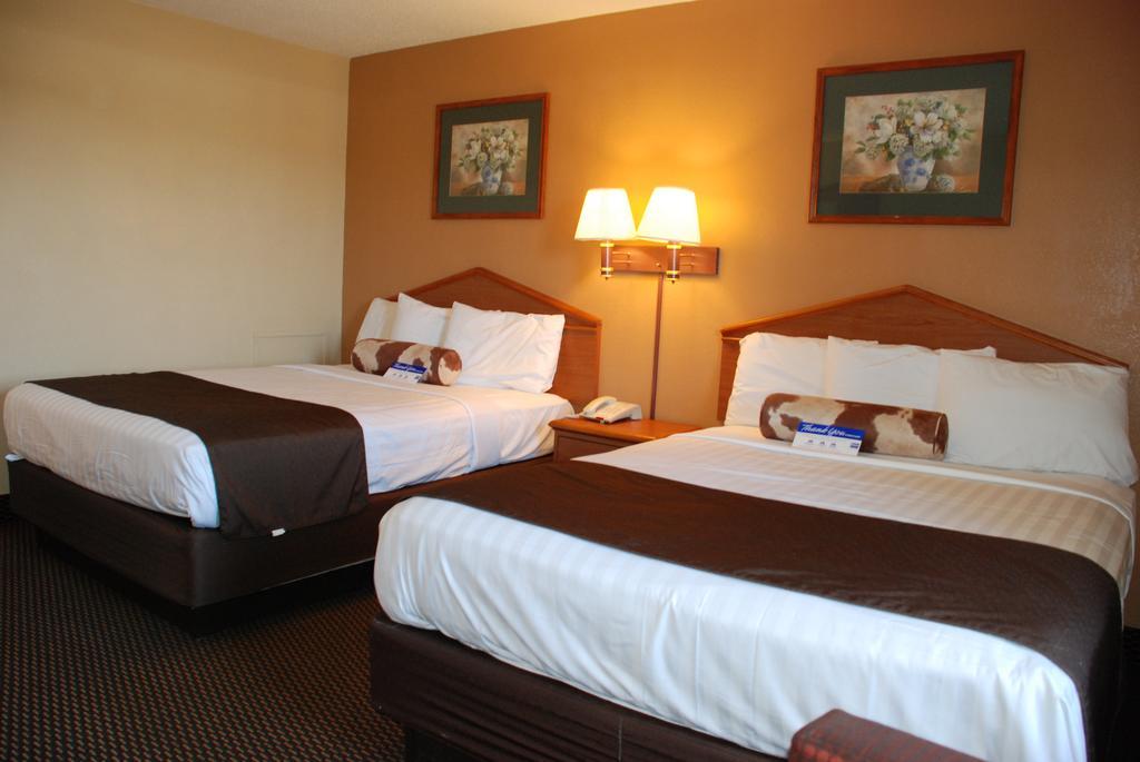 Apple Tree Inn Lindale Bagian luar foto